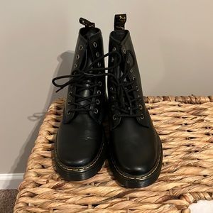 Dr Martens Zavala women’s 9.